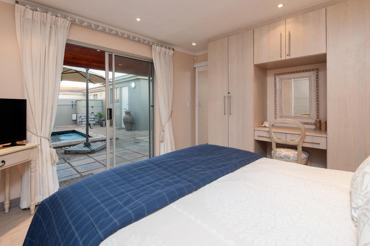 Hermanus Haven, Entire Home, On The Sea, Private Pool, Secure Exterior foto